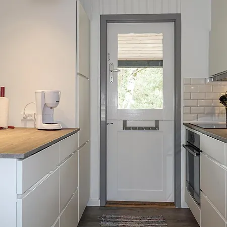 Beautiful In Aakirkeby With 3 Bedrooms Feriehus Vester Somarken