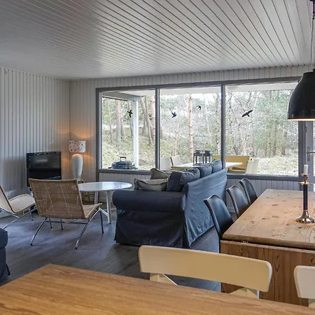 Beautiful In Aakirkeby With 3 Bedrooms Feriehus