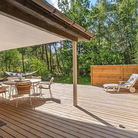 Beautiful In Aakirkeby With 3 Bedrooms Feriehus